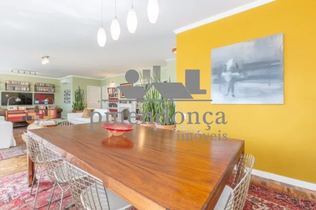 Imagem Apartamento reformado na Av Higienópolis com 3 quartos ( 1 suíte ) e 2 vagas, 219m³
