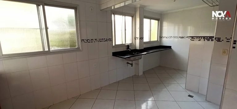 Imagem Se você não abre mão de espaço e quer a praticidade de morar a apenas 3 quadras do mar, este apa...