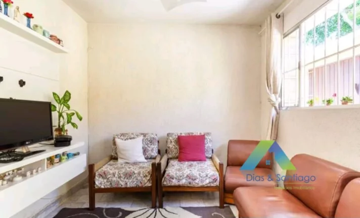 Imagem Casa Padrão Ótima Localização.