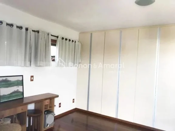 Imagem Casa em condomínio com 1000 m² e 7 quartos