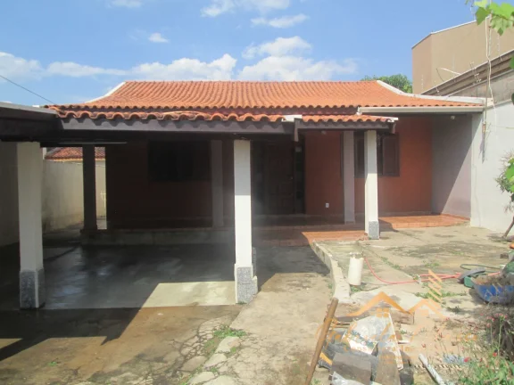 Imagem Casa Padrão com dois dormitórios mais edícula