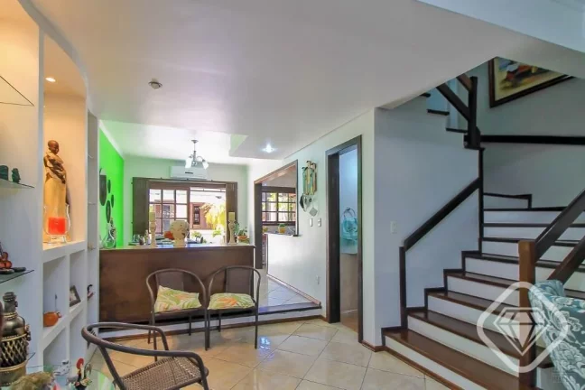 Imagem Sobrado com charme e praticidade na zona sul!

Essa casa estilo sobrado é perfeita para quem busca ...