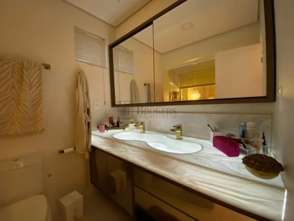 Imagem Apartamento com 3 suítes à venda no Centro de Balneário Camboriú/SC