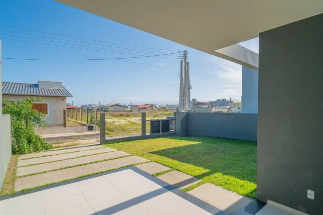 Imagem Casa à venda, com 3 quartos, 107m²