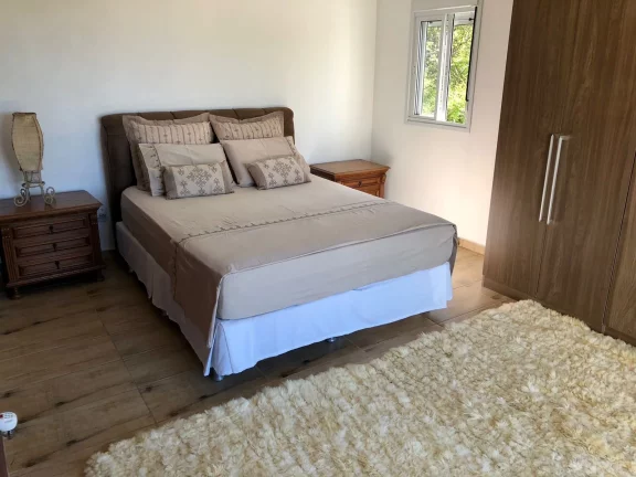 Imagem Luxuosa Casa de Alto Padrão no Jardim Panorâmico, Garopaba-SC: Conforto e Sofisticação!