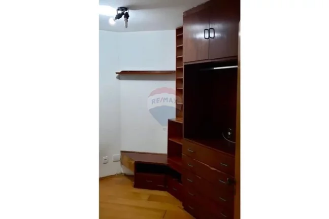 Imagem Excepcional apartamento de 3 dormitórios (1 suíte) na tranquila e arborizada Vila Indiana