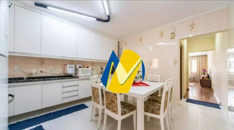 Imagem Sobrado amplo com 3 dormitórios e cozinha planejada - pronto pra morar