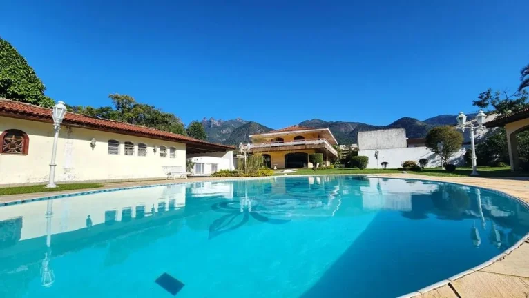 Imagem Casa para Venda em Teresópolis / RJ no bairro Alto