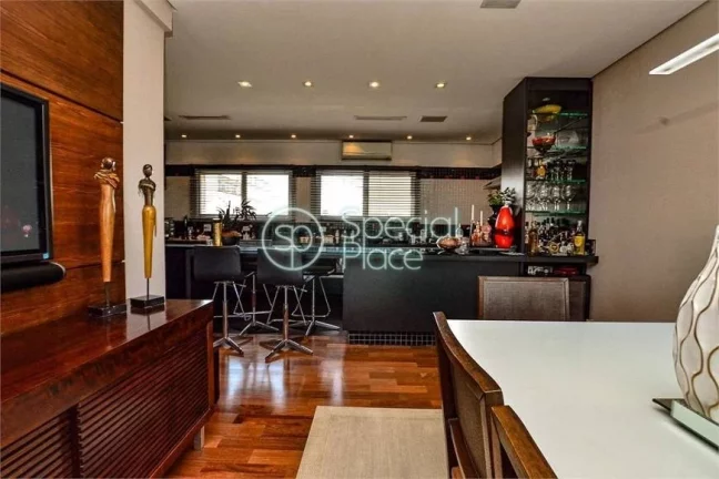 Imagem Cobertura Duplex Jardim Europa. Excelente! Duas suítes (é possível fazer mais dois dormitórios n...