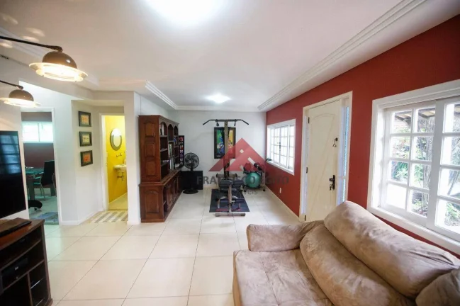Imagem Casa com 8 dormitórios à venda, 400 m² por R$ 840.000 - Maria Paula - Niterói/RJ