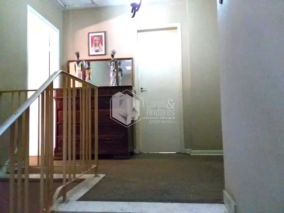 Imagem SOBRADO À VENDA, COM 267M² COM 3 DORM (1 SUÍTE), SALÃO GRANDE COM WC, 3 VAGAS DE GARAGEM COM ARMÁRIOS EMBUTIDOS NOS QUARTOS. - PRÓXIMO METRÔ VL MADALENA