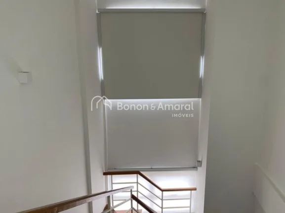 Imagem Cobertura disponível para venda com 166m², oferecendo 3 quartos (sendo uma suíte), 4 banheiros e ...
