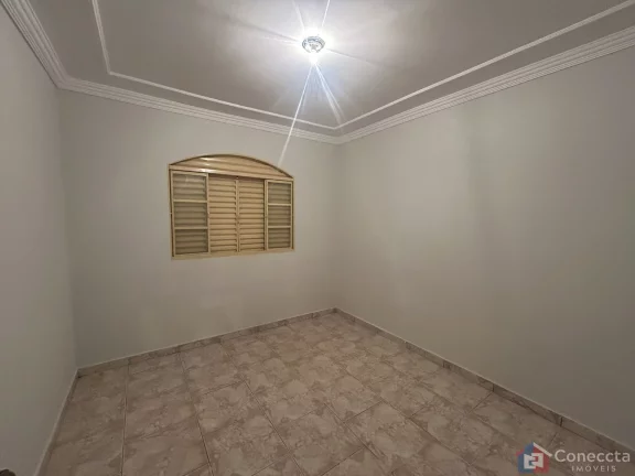 Imagem Casa à Venda em Patos de Minas - 3 Quartos, Suíte e 1 Vaga de Garagem