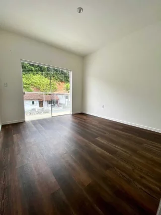 Imagem Casa com 3 dormitórios sendo 1 suíte e 2 vagas de garagem em Brusque