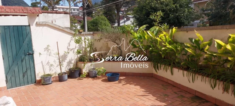 Imagem Casa com 4 dormitórios à venda, 250 m² por R$ 840.000 - Alto - Teresópolis/RJ