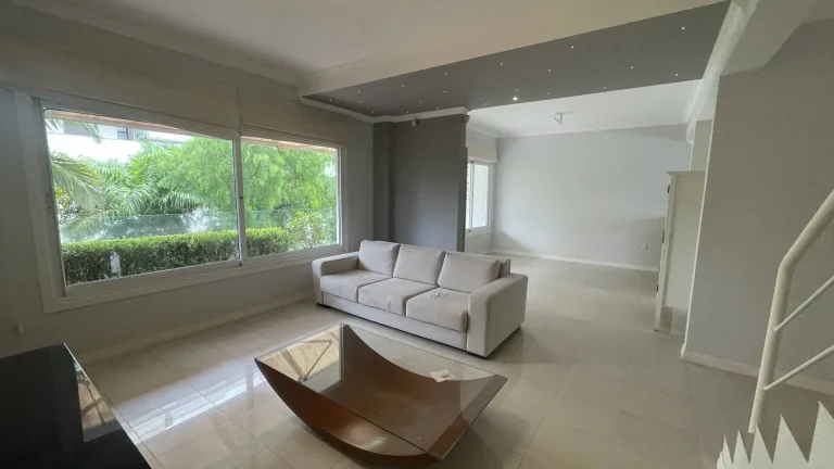 Imagem Casa Em Jurerê - 600 metros da praia