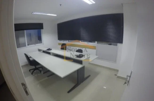 Imagem Sala comercial com 61m², unificação das unidades 1307 e 1308 (matrículas separadas), com piso em...
