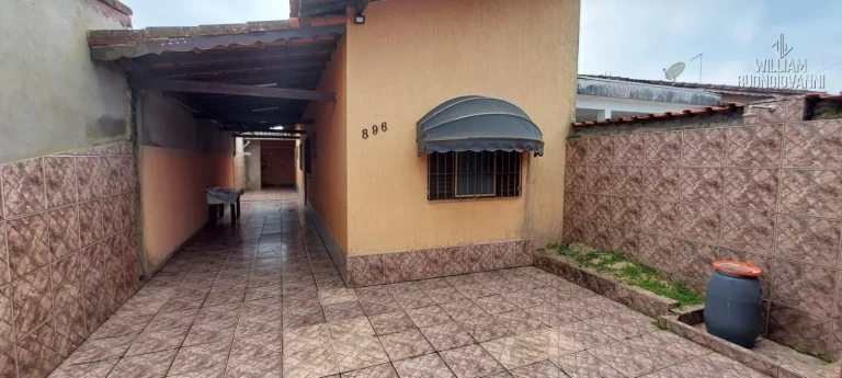 Imagem Casa térrea a venda em Itanhaém com 2 quartos