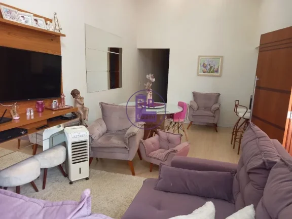 Imagem Conforto, Estilo e Localização: A Casa Ideal para Sua Família