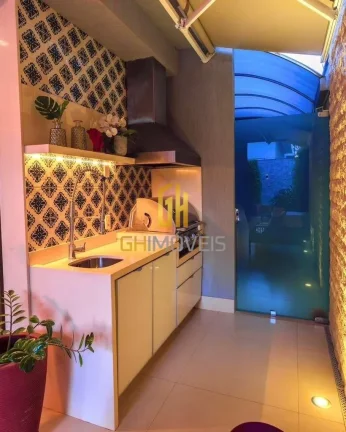 Imagem Casa 3 quartos no Jardins Madri, em terreno com 406,25m² com 209,87m² de área construída possui:...