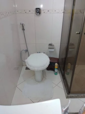 Imagem VENDO ÓTIMA CASA 115M² 2 QUARTOS RUA ANTONIO HOLANDA REALENGO - RJ