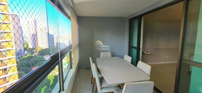 Foto do imóvel: Varanda e posição nascente para mais luz e ventilação, com 1 suíte e 3 banheiros. 2/4 nascente com