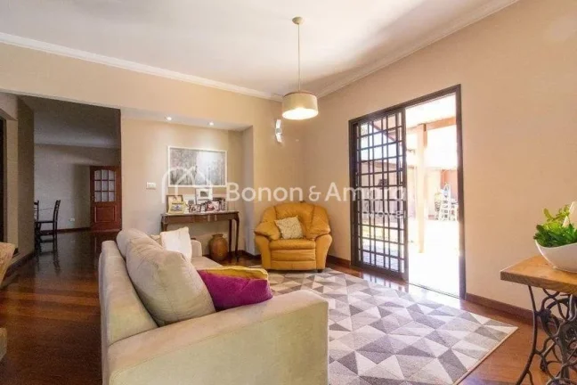 Imagem Descubra esta magnífica casa de 257 metros quadrados, perfeita para quem busca conforto e sofistica...
