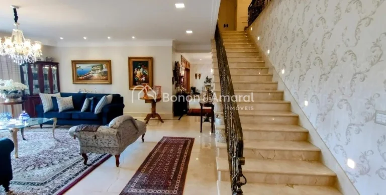 Imagem Apresentamos uma residência impressionante na Chácara Flora, em Valinhos, projetada pelo renomado ...