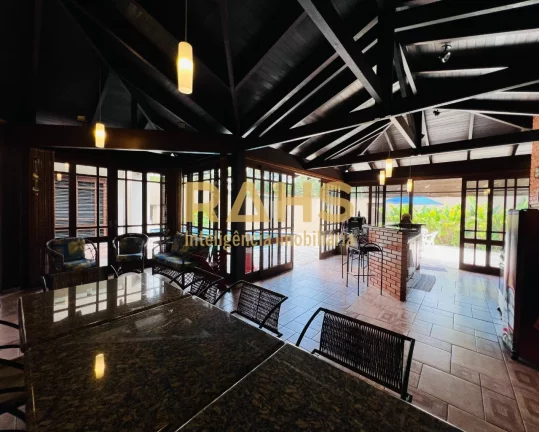 Imagem Casa averbada de alto padrão com privacidade e exclusividade junto à natureza no bairro América a...