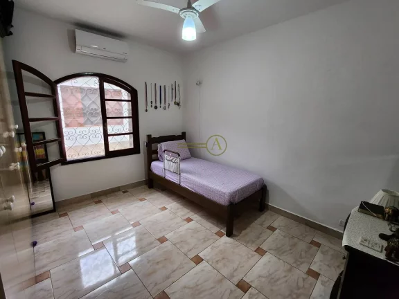 Imagem Casa térrea á 200m da Praia, 3 quartos + Edícula à venda em Peruíbe