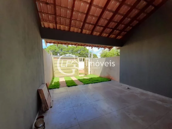 Imagem Linda casa à venda com acabamento impecável e localização privilegiada.