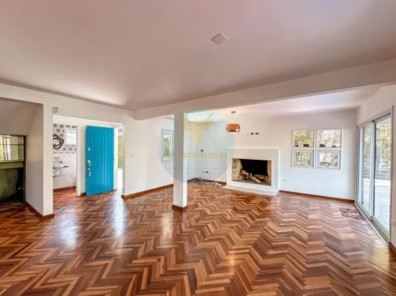 Imagem Casa em Condomínio a Venda no bairro Granja Viana - Carapicuíba, SP