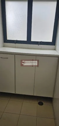 Imagem Exclusivo: Apartamento de 65m² em Santo Amaro. Vendo Apartamento de 65m² em santo Amaro, com 2 Dormitórios com planejados, cozinha com armários, Sacada, 1 vaga de garagem, próximo ao Hotel transamérica eTodos os prontos de comércio de Santo Amaro. Valor d