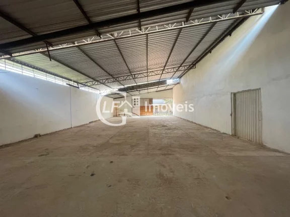 Imagem Galpão Comercial para Locação em Campo Grande-MS, Bairro Lagoa Dourada: 1 Sala, 1 Banheiro, 330m² de Área