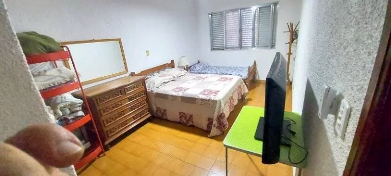 Imagem CASA NO CENTRO, PROXIMO A MATERNIDADE, EXCELENTE PARA CLÍNICA