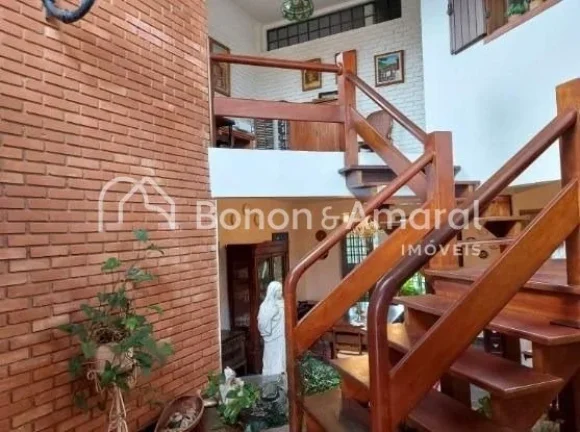 Imagem Casa com 4 Quartos e 3 banheiros à Venda, 481 m