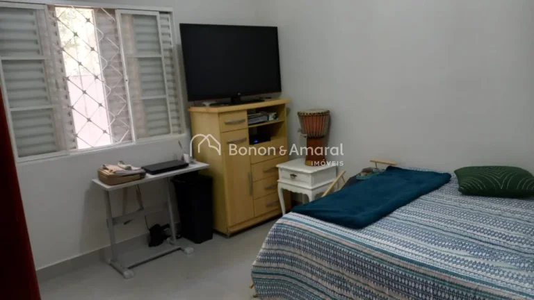 Imagem Encante-se com esta bela casa térrea, estrategicamente localizada próxima ao Shopping Dom Pedro, e...