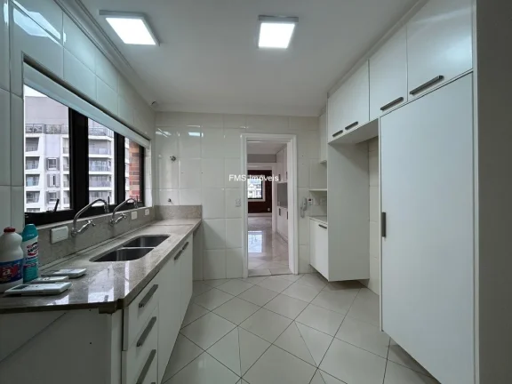 Imagem Apartamento de luxo com 3 suítes e 4 vagas na Vila Nova Conceição, São Paulo - SP!