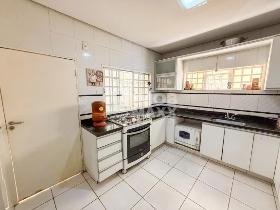 Imagem Casa à Venda na Asa Sul, Brasília, 4 Quartos, 150m², R$1.100.000