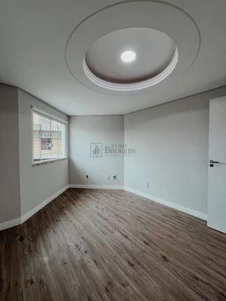 Imagem Casa com 3 dormitórios à venda no bairro Nações de Balneário Camboriú/SC