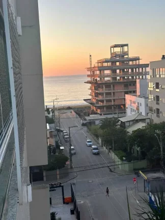 Imagem Apartamento mobiliado com 2 dormitórios sendo 1 suíte e 2 vagas de garagem na Praia Brava - Itajaí