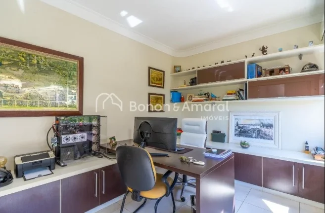 Imagem Aproveite a oportunidade de viver em uma casa encantadora, projetada por um arquiteto de renome, Aqu...