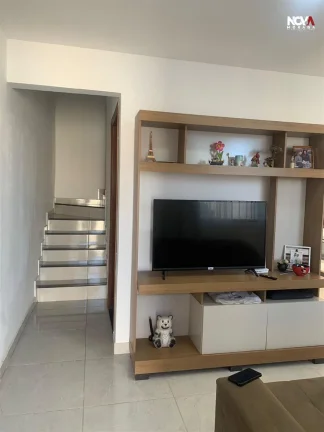 Imagem Encante-se com esta casa duplex geminada, com 64m² de área privativa, oferecendo tudo o que você ...
