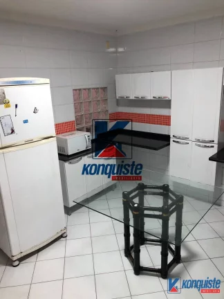 Imagem VENDO CASA DE 7/4 SENDO TRÊS COM SUÍTE NA CIDADE NOVA