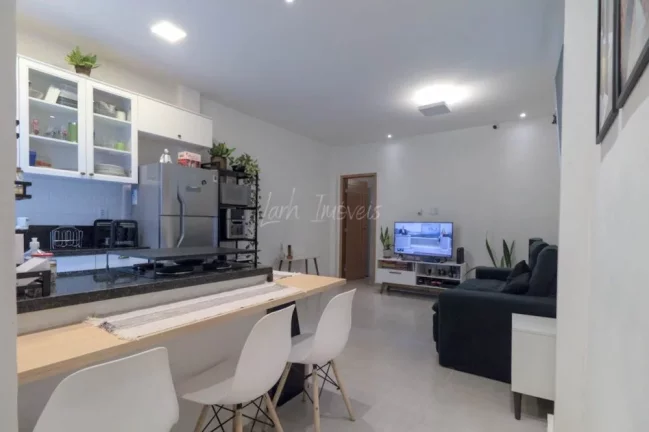 Imagem Amplo imóvel, com 73m² recém reformado e mobiliado, Botafogo Imagem Amplo imóvel, com 73m² recém reformado e mobiliado, Botafogo
