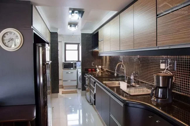 Imagem Apartamento com 140m2, 3 quartos (1 suíte) e 3 vagas a venda em Pinheiros, São Paulo