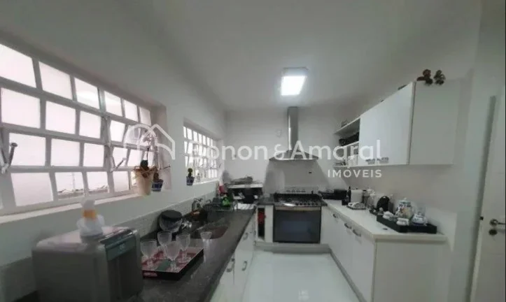 Imagem Belíssima residência com 395 m² de construção, no Condomínio Iguatemi, toda reformada, com aca...