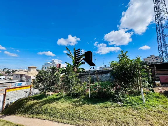 Imagem Lote a venda 360mts Bairro Cabral Contagem MG