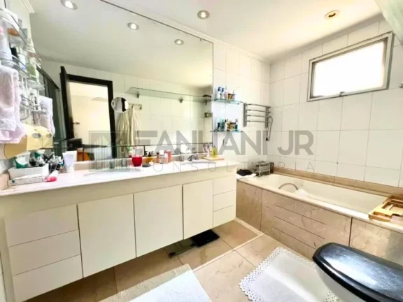 Imagem Apartamento com varanda locação em São Paulo-SP, Alto de Pinheiros: 3 quartos, 3 suítes, 4 salas, 5 banheiros, 4 vagas, 220m². Venha conhecer!