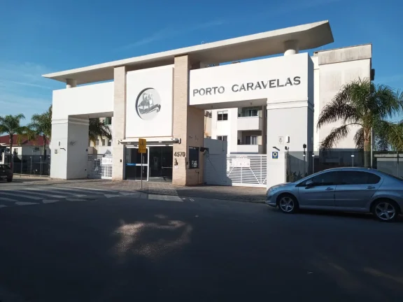 Imagem Apartamento semi-mobiliado à venda próximo às praias de Canasvieiras